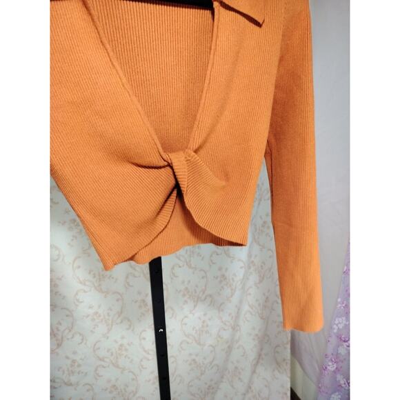 Women's Collared Deep Plunge Twist Crop Top Long Sleeve Sweater, Size Large - Picture 10 of 13